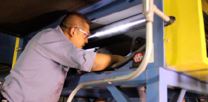 maintenance tech image